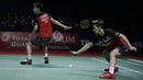 Ganda putra Indonesia, Marcus Gideon / Kevin Sanjaya, saat melawan Mohammad Ahsan / Hendra Setiawan pada Indonesia Open 2019 di Istora Senayan, Minggu (21/7). Marcus / Kevin menang 21-19 dan 21-16. (Bola.com/Vitalis Yogi Trisna)