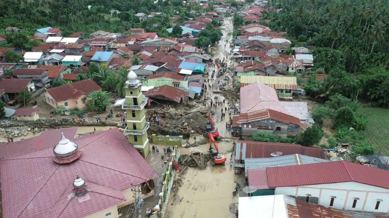 Komdigi: 707 Menara BTS Pulih, Warga Aceh Hingga Sumbar Kini Bisa Menghubungi Keluarga Pasca Banjir