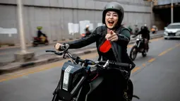 Meskipun sudah jadi ibu dua anak, Nabila Putri masih aktif jadi anak motor. (FOTO: instagram.com/nabilabylla/)