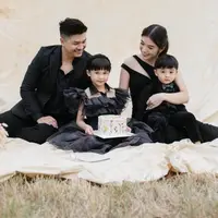 Rayakan ulang tahun Nastusha, penampilan Chelse Olivia dan keluarga curi perhatian. [Foto: Instagram/ Chelsea Olivia]