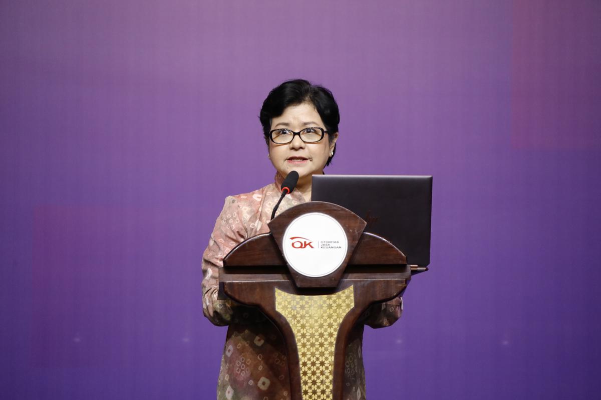 Ketua Dewan Audit merangkap Anggota Dewan Komisioner OJK Sophia Wattimena dalam Risk & Governance Summit 2023 dengan tema “Sustainable Governance: Digital Transformation as A Game Changer, Ethical Culture as A Value Keeper” di Jakarta, Kamis (30/11/2023).
