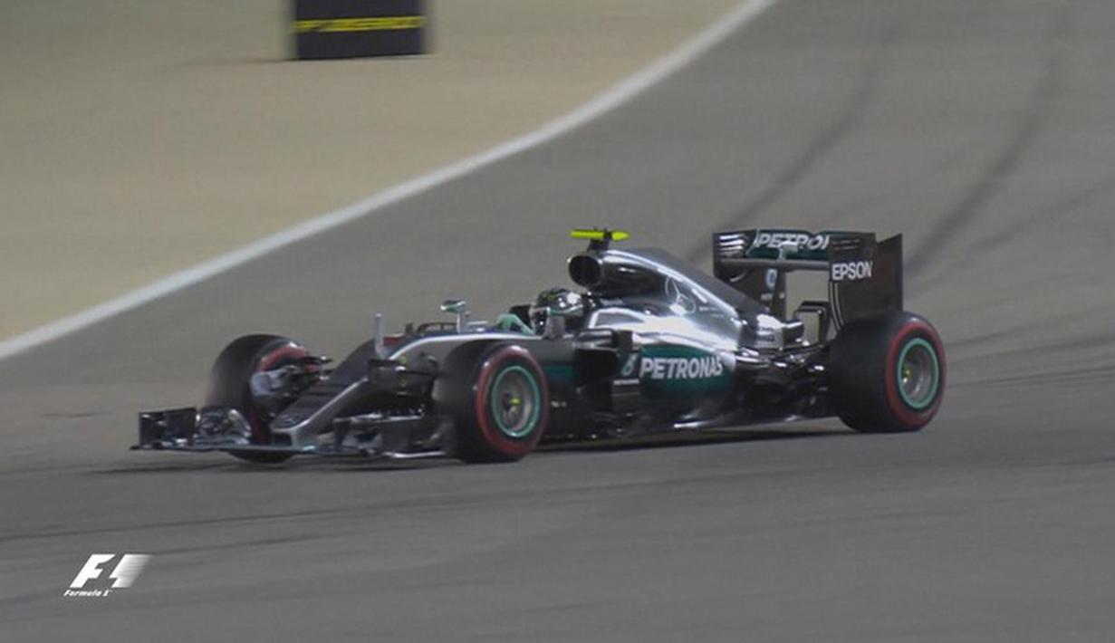Pebalap Mercedes, Nico Rosberg, akan start dari posisi kedua dalam balapan F1 GP Bahrain di Sirkuit Internasional Sakhir, Bahrain, Minggu (3/4/2016) nanti. (Bola.com/Twitter)