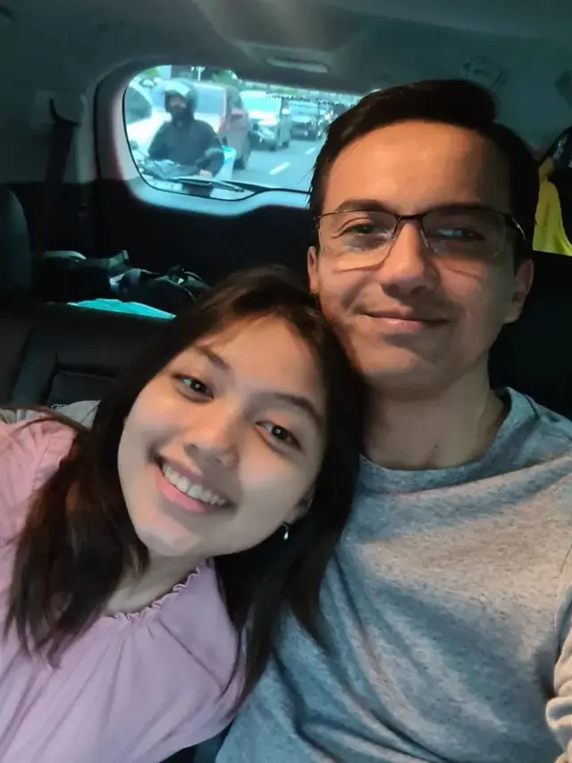 [Fimela] Sahrul Gunawan bersama anak perempuannya