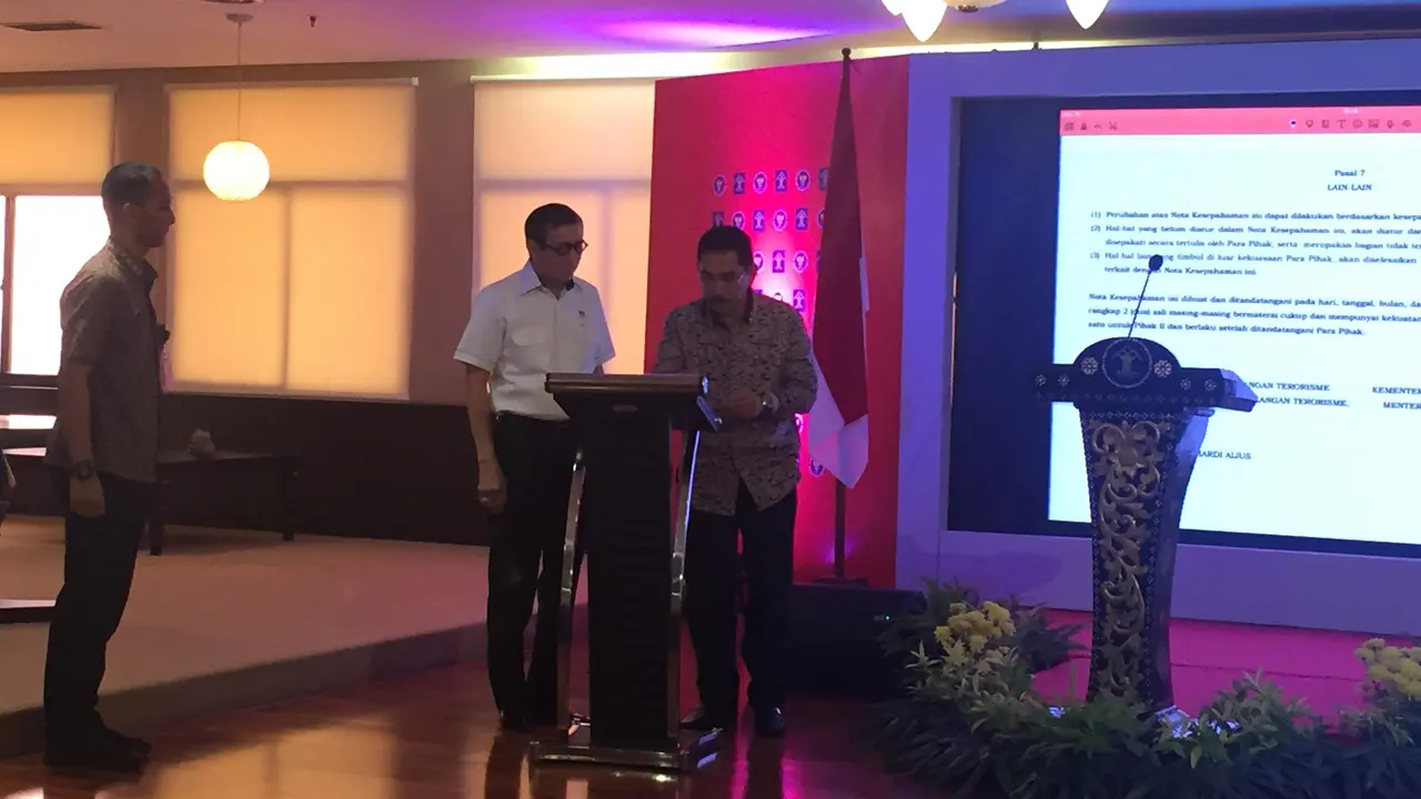 Menkumham Yasonna Laoly dan Kepala BNPT menandatangani nota kesepahaman
