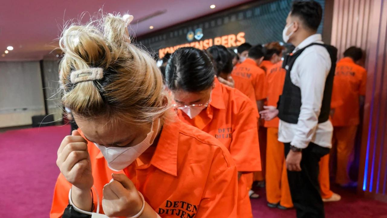 FOTO: Markas Palsu Polisi China Terbongkar di Indonesia, 27 WNA Terancam Dideportasi