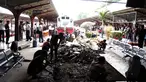 PT KAI langsung melakukan perbaikan tempat tunggu penumpang yang rusak dihantam lokomotif di Stasiun Kota, Jakarta (26/12/2014). (Liputan6.com/Faizal Fanani)