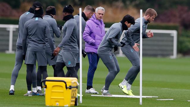 Mourinho Awasi Latihan Pemain Tottenham Jelang Hadapi Olympiakos