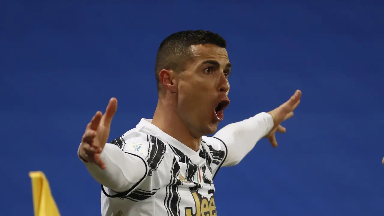 Euforia Pemain Juventus Juara Piala Super Italia