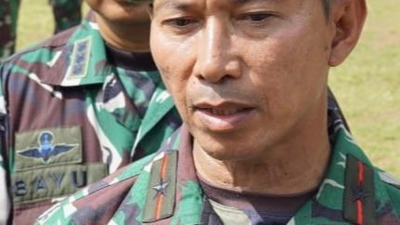 "TNI sudah memiliki personel sendiri yang dididik dan disiapkan dengan baik sebagai aparat intelijen serta mempunyai perlengkapan yang cukup memadai dalam mendukung kegiatan intelijen," tegasnya.
