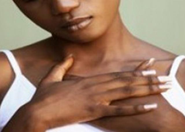 Hampir 58 persen gadis di Afrika Selatan menjalani ritual menyetrika dada | Photo: Copyright citizentv.co.ke