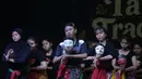 Sejumlah remaja putri mengikuti pelatihan tari tradisi di Pusat Pelatihan Seni Budaya (PPSB) Muhammad Mashabi, Jalan KH Mas Mansyur, Kebon Melati, Tanah Abang, Jakarta Pusat, Rabu (1/7/2026). Kegiatan yang berlangsung pada 23 Juni hingga 6 Juli 2026 itu menjadi wadah pengembangan keterampilan sekaligus upaya melestarikan seni budaya tradisional. Para peserta mempelajari dasar-dasar gerak tari sebagai bagian dari pembinaan seni. PPSB Muhammad Mashabi dikenal sebagai ruang kegiatan seni budaya, edukasi, dan komunitas yang dapat dimanfaatkan masyarakat untuk mengembangkan minat, bakat, serta memperkuat kecintaan generasi muda terhadap budaya Indonesia.