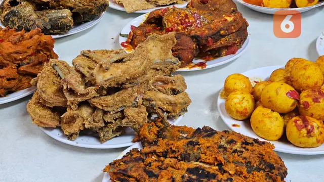 Sumber Protein di Rumah Makan Padang (Foto: Aditya Eka Prawira/Liputan6.com)
