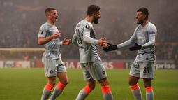 Oliver Giroud melakukan selebrasi usai mencetak gol ke gawang Bate Borisov di laga lanjutan Grup L Liga Europa 2018/19 yang berlangsung di Stadion Borisov Arena (9/11). Chelsea menang 1-0 (AFP/Kirill Kudrayavsev