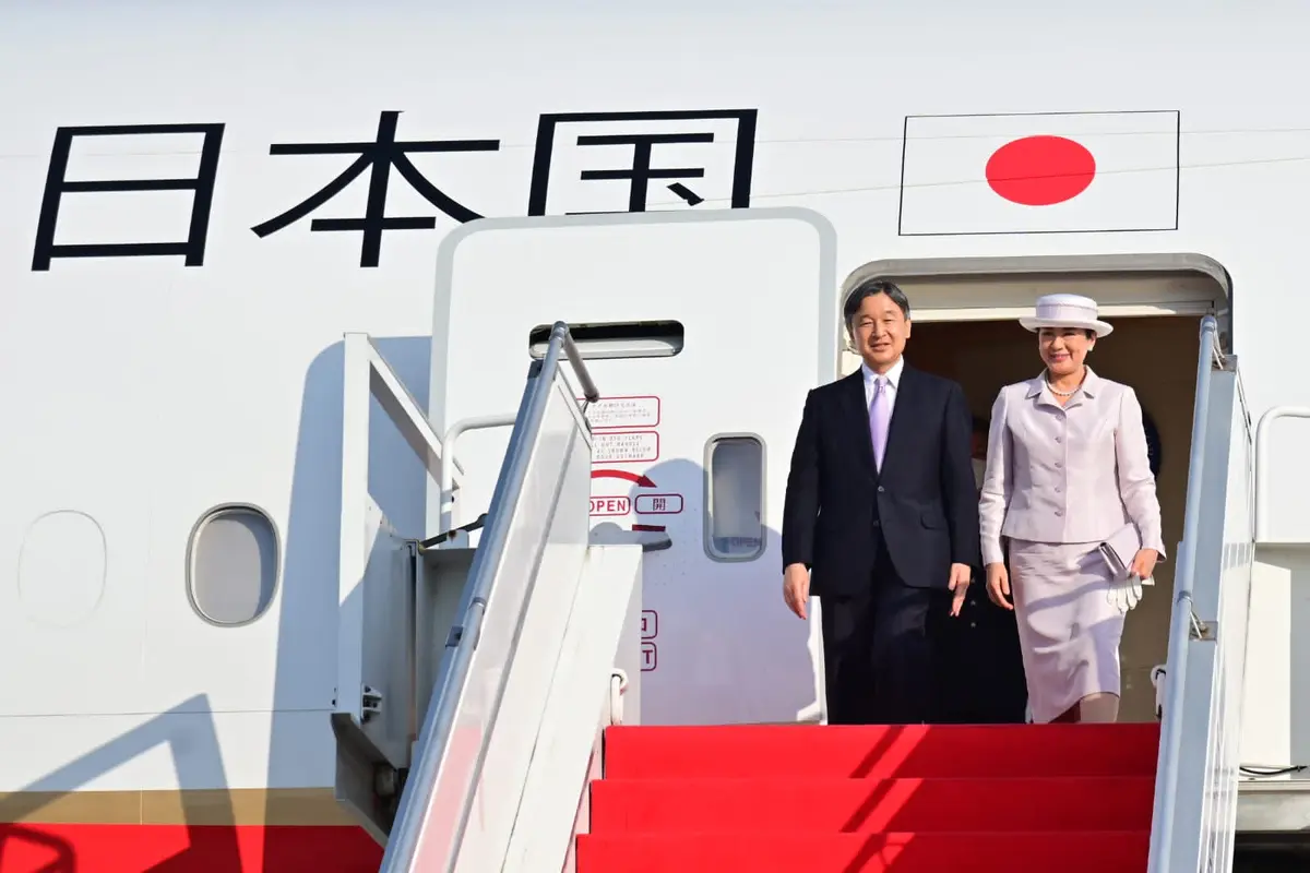 Kaisar Jepang Hironomiya Naruhito bersama Permaisuri Masako tiba di Indonesia pada Sabtu (17/6/2023)