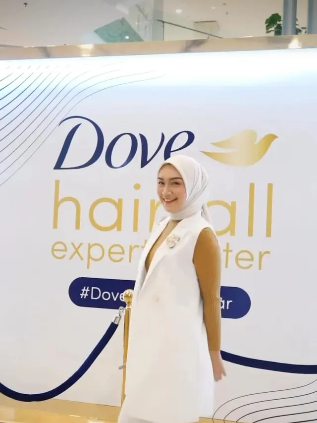 Melody Prima gunakan baju putih