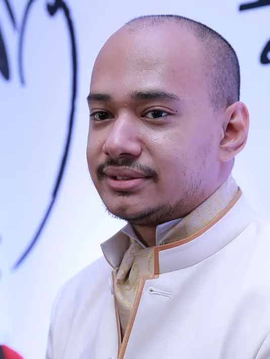 Husein berduet dengan Nowela, pesaingnya di ajang pencarian bakat, dengan membawakan satu lagu, Dunia Baru. Versi internasionalnya berjudul A Whole New World dari film Aladdin. (Galih W. Satria/Bintang.com)