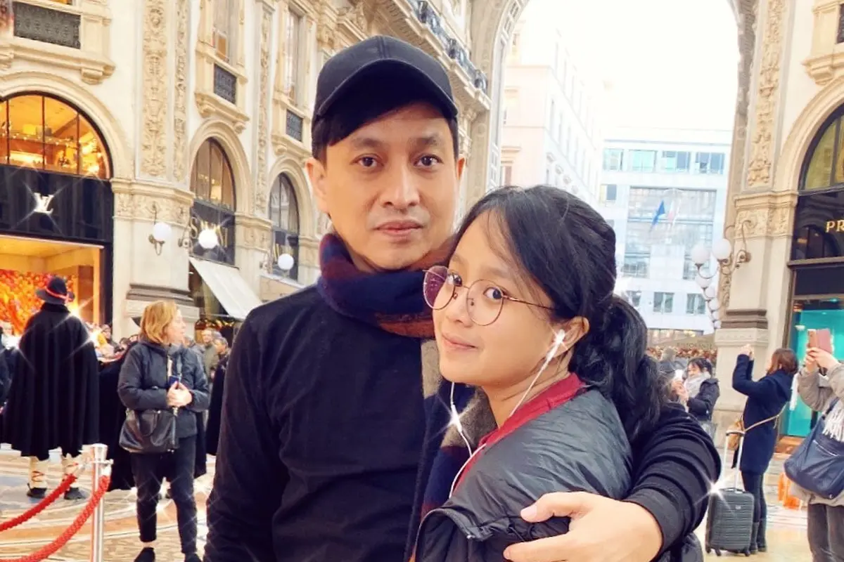 7 Potret Nadhira Tyara, Putri Yovie Widianto yang Warisi Bakat Sang Ayah