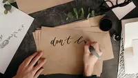 Ilustrasi Membuat Teks Ulasan Credit: pexels.com/cottonbro