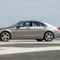 Dari sekian banyak kursi mobil, sulit untuk menemukan kenyamanan seperti yang diberikan kursi Mercedes S550 Sedan (Foto: autoblog.com)