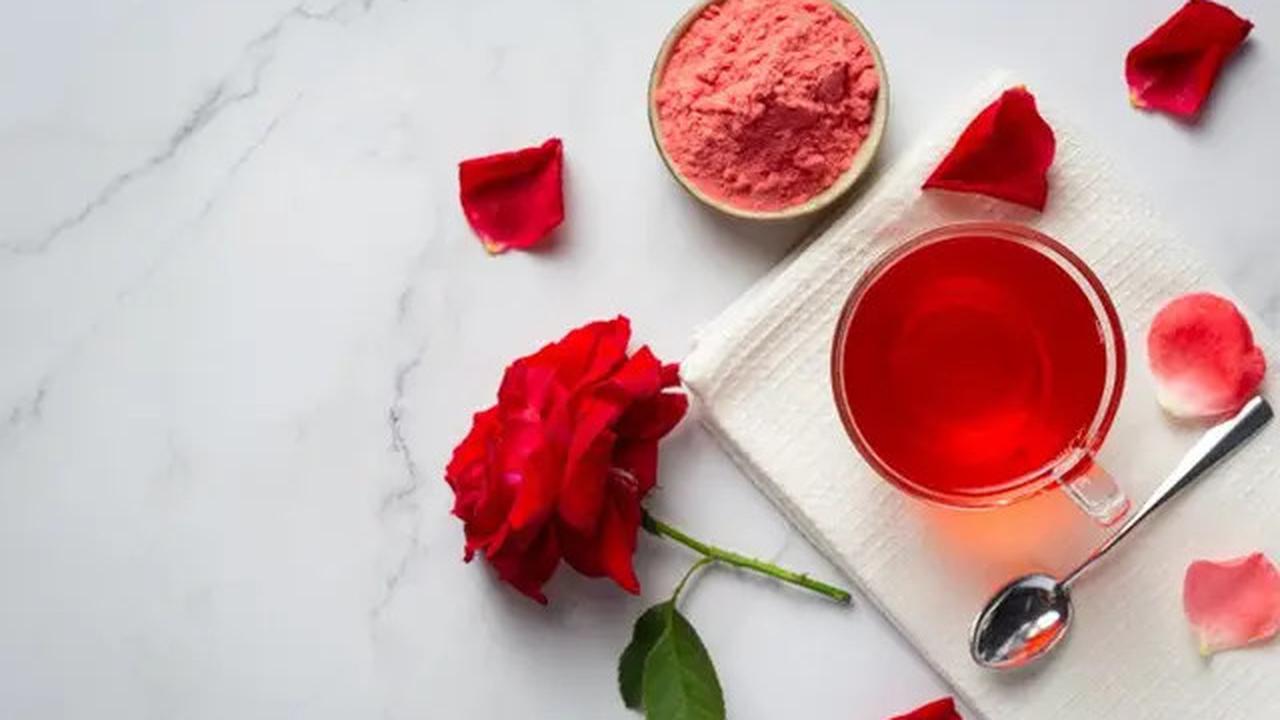 9 Manfaat Air Mawar untuk Wajah Glowing Alami, Simak Cara Mudah Membuatnya