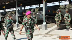 Citizen6, Surabaya: Dalam Latihan Gabungan TNI 2012 ini, Pasmar-1 melibatkan 880 prajurit dan material tempur Korps Marinir. (Pengirim: Diyat Akmal Thahar).