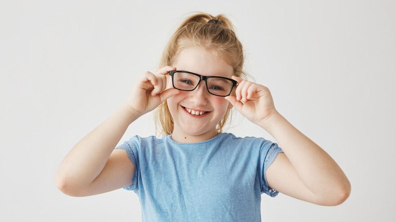 Cegah Mata Minus pada Anak dengan 5 Tips Mudah yang Bisa Dilakukan di Rumah!