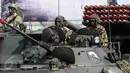 Prajurit TNI AL mengikuti upacara perayaan Hari Korps Marinir TNI AL yang ke-70 di Markas Marinir, Jakarta, (15/11/2015).Upacara ini dipimpin oleh ‎Kepala Staf TNI Angkatan Laut (KASAL) Laksamana TNI Ade Supandi. (Liputan6.com/Helmi Afandi)