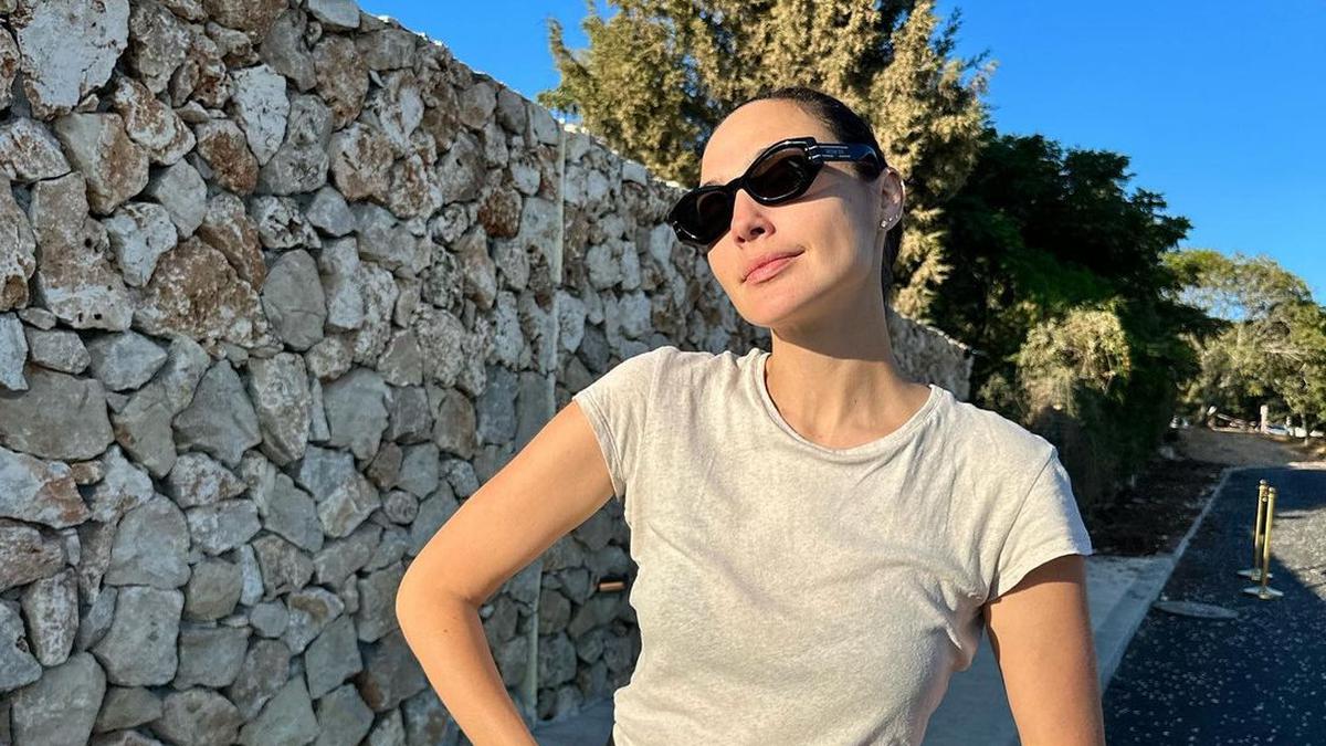 Gal Gadot Sempat Sembunyikan Kehamilan, Kini Umumkan Kelahiran Anak