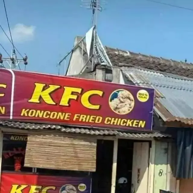 6 Tulisan Nyeleneh Menu Ayam Ini Nyeleneh, Bikin Dahi Pembeli Berkerut
