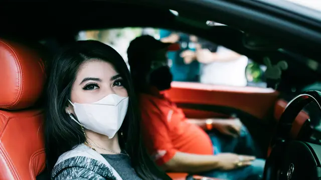 Dewi Biechu dan Hotman Paris