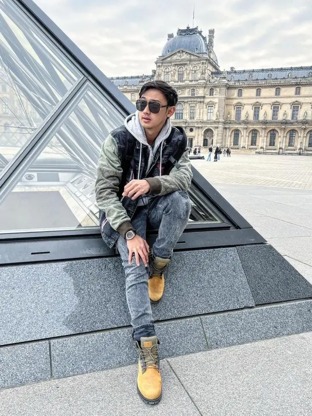 Caesar Hito punya wajah yang tampan