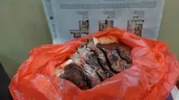 Peredaran daging busuk hantui masyarakat Kota Makassar. (Liputan6.com/Eka Hakim)