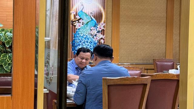 Calon Gubernur (Cagub) Jakarta nomor urut 1 Ridwan Kamil (RK) bertemu dengan Presiden Prabowo Subianto di rumah makan Garuda, Sabang, Jakarta Pusat, Kamis (31/10/2024). (Istimewa)