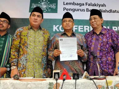 Pengurus Besar Nahdlatul Ulama (PBNU) menggelar konferensi pers terkait penetapan 1 Syawal 1437 H, Jakarta, Senin (5/7). (Liputan6.com/Helmi Afandi)