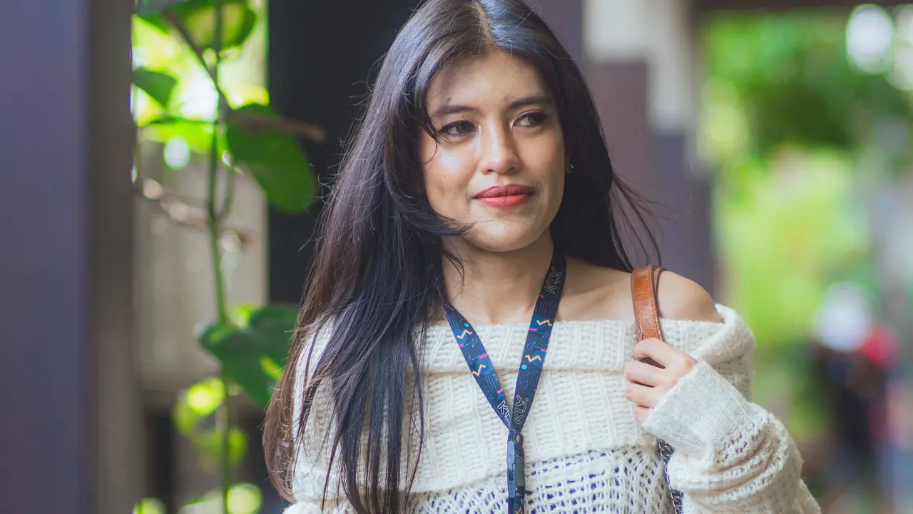 wanita februari memilih karier