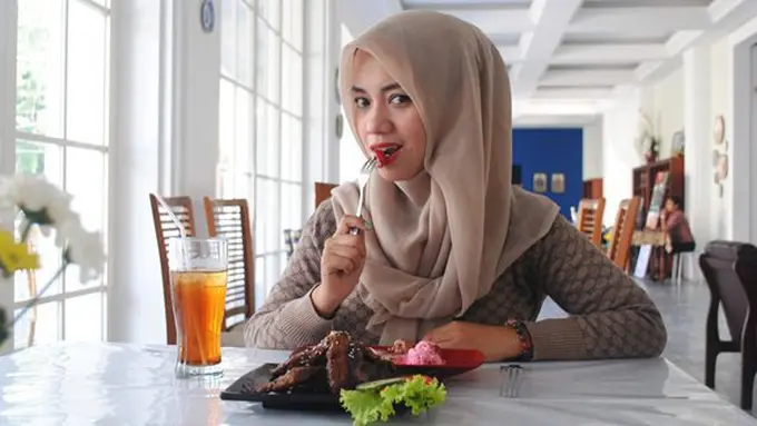 Cara tetap langsing selama ramadan/copyright Unpopulart - Belinda