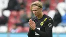 11. Erling Haaland (Borussia Dortmund) - Penyerang Norwegia ini menjadi salah satu calon kuat peraih Golden Boy 2020. Haaland tercatat sukses menceploskan 44 gol dalam 40 penampilan untuk RB Salzburg dan Borussia Dortmund di semua kompetisi. (AFP/Christof Stache)