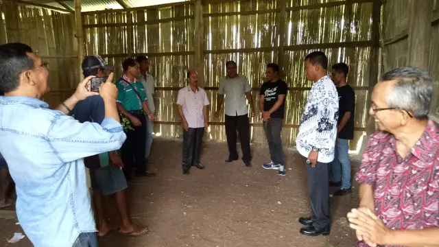 pembangunan SMP N 1 Lewa Sumba (foto: Nathan Gah)