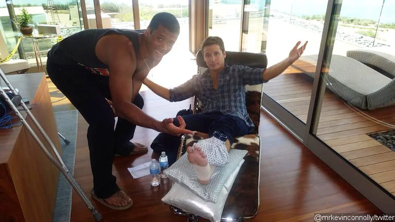 Kevin Connolly Cedera Kaki Saat Syuting Entourage