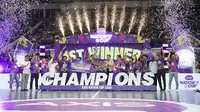 Selebrasi SMK Nusantara Jakarta, juara pertama Grand Final AXIS Nation Cup 2025 di Istora Senayan Jakarta, Sabtu (11/10/2025)