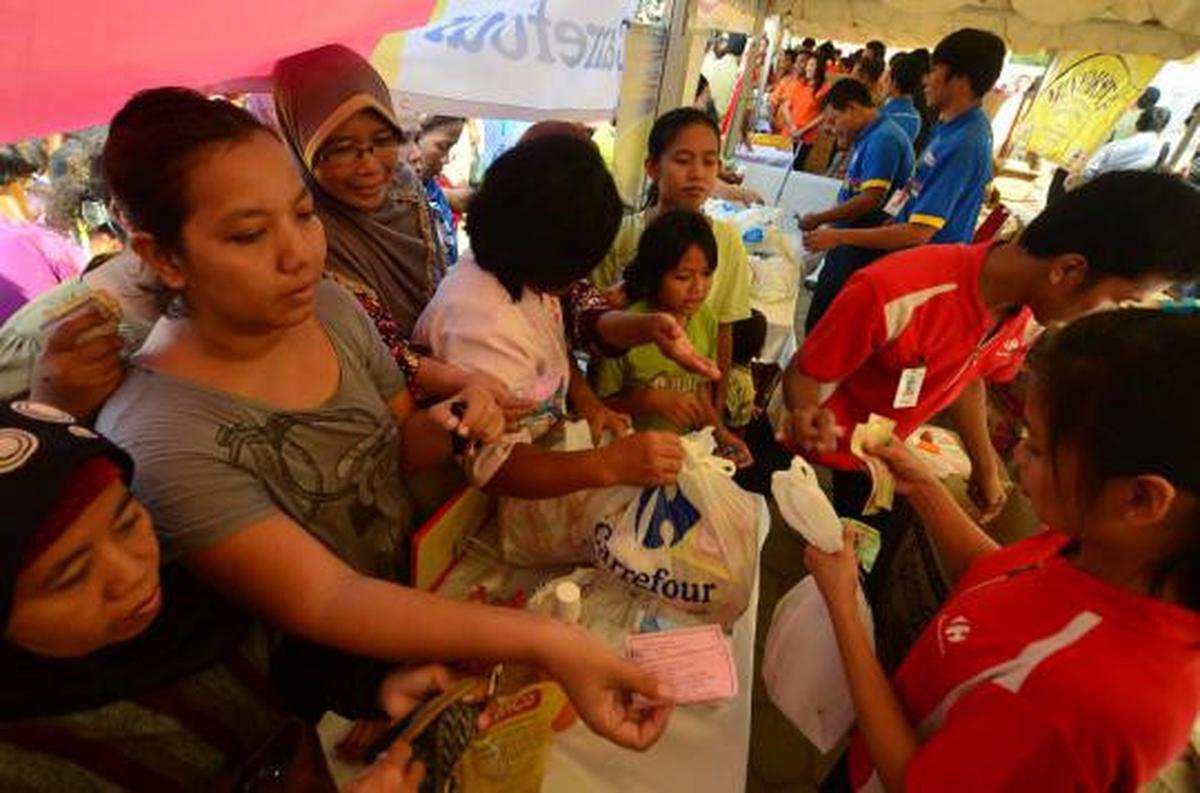 Jelang puasa, warga serbu sembako murah