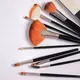 Pemula tidak perlu langsung membeli satu set brush yang lengkap. Memahami fungsi beberapa brush dasar sudah cukup untuk menciptakan hasil makeup yang rapi. (Foto/Dok: Pexels)