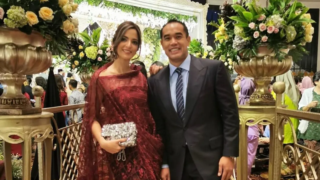 [Fimela] 8 Potret Keharmonisan Nia Ramadhani dan Ardi Bakrie