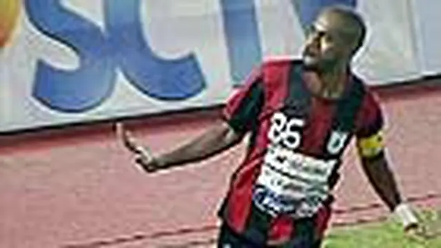 Hat-trick Boaz Antar Persipura Juara