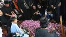 Sejumlah selebriti terus berdatangan menyambangi rumah duka tempat jenazah Mpok Alpa disemayamkan. (KapanLagi.com/Budy Santoso)