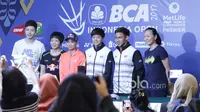 Para Atlet Bulutangkis Indonesia Indonesia Open 2017 dari China, Thaliand, Taiwan dan Amerika Serikat berfoto usai mengikuti sesi press conference di Hotel Sultan, Jakarta, Minggu (11/6/2017). (Bola.com/Nicklas Hanoatubun)