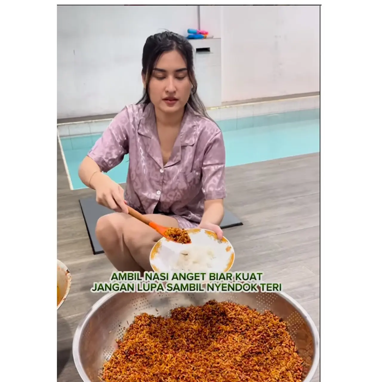 6 Potret Angbeen Rishi Istri Adly Fairuz Bisnis Sambal Cumi, Dapat ...