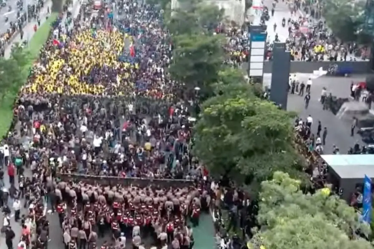 Kondisi demo mahasiswa di Bundaran HI