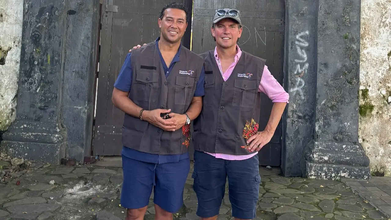 Kunjungan Alex Pastoor dan Denny Landzaat.
