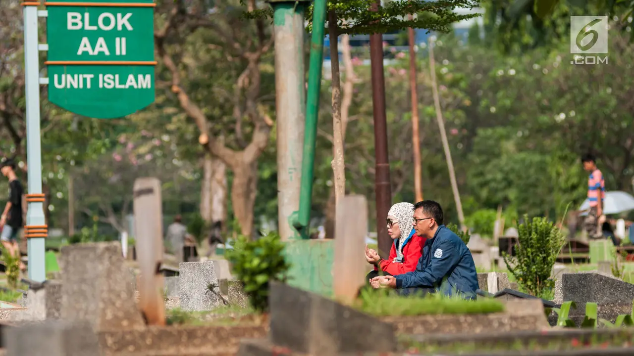Jelang-Puasa-di-TPU-Karet-Bivak